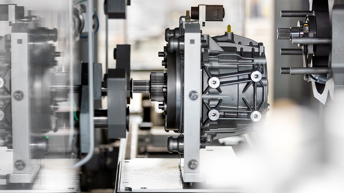 Gearbox prepared for EOL inspection